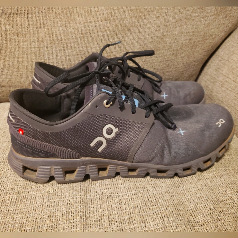 ON Cloud X 3 Sneakers